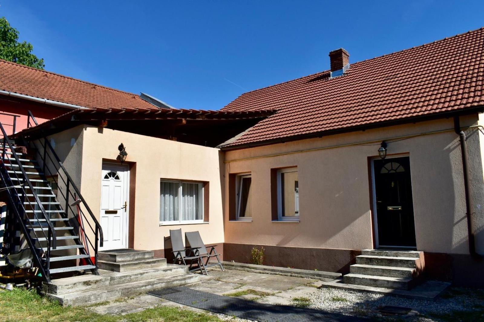Transilvania Rent Hunedoara Exteriér fotografie
